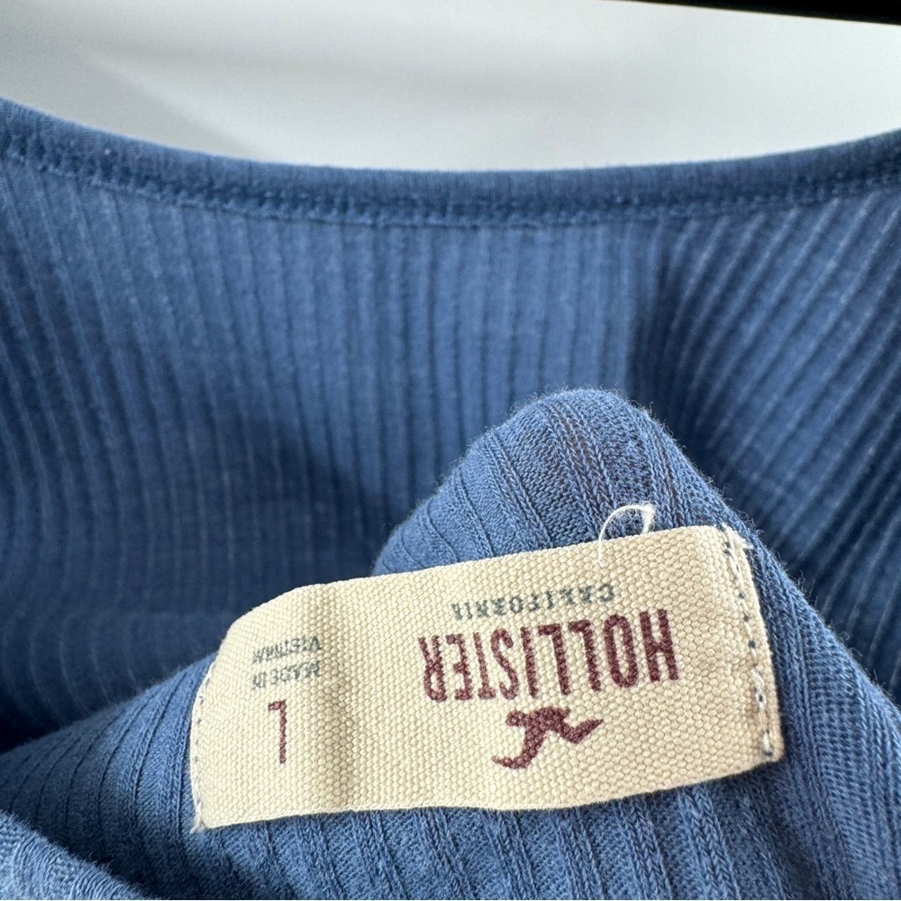 Hollister Blue Ribbed Cropped Top Scoop Neck Low Back Women’s Size Large - Picture 6 of 6